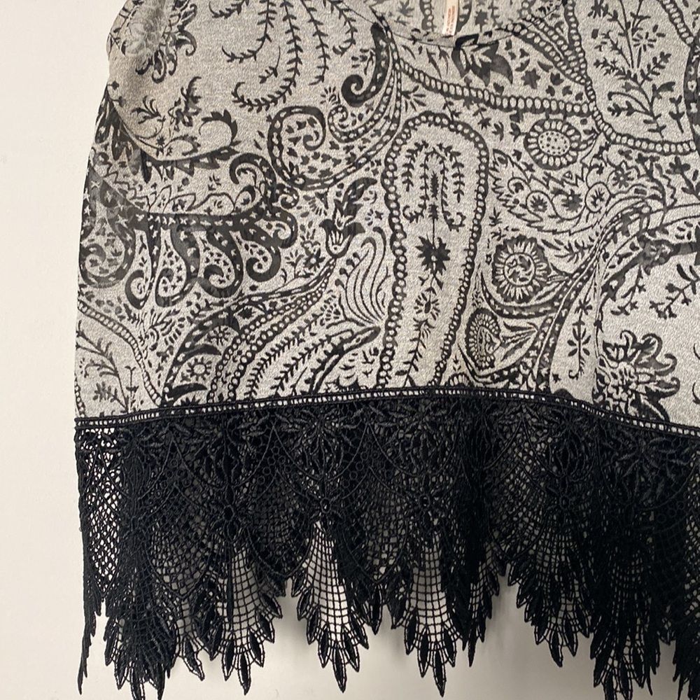 FREE PEOPLE Cropped Paisley and Lace Tank Top - Gray/Black S - Picture 3 of 6